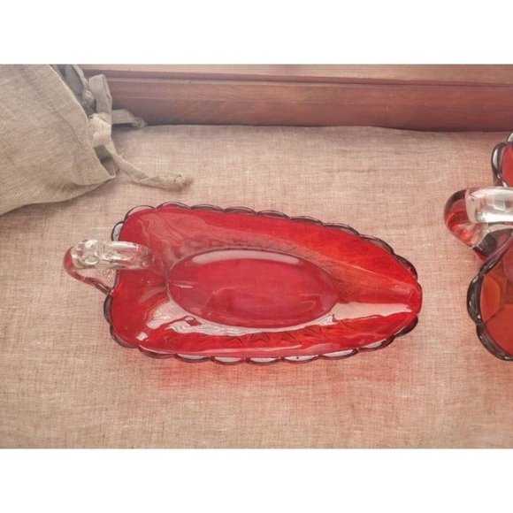 Vintage 1940s-1960s Heirloom Large Ruby Red Fluted Art Glass Crystal Swan Dished - Picture 8 of 10